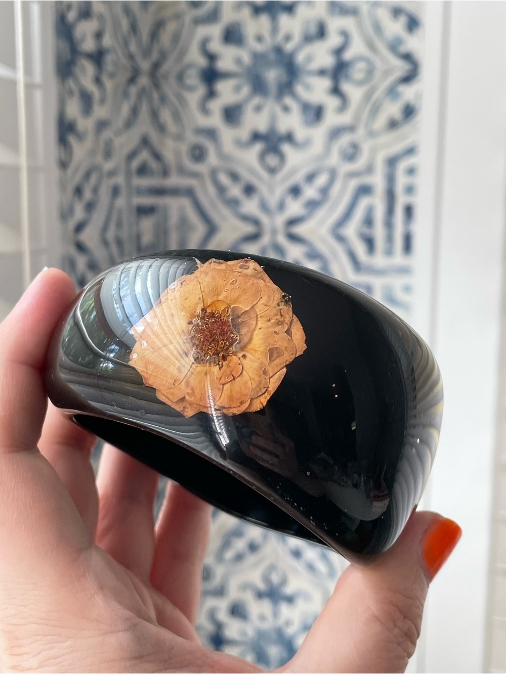 Chunky vintage acrylic/resin bangle bracelet w/ pressed flowers grunge goth